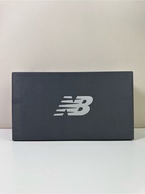 New Balance Empty Shoe Box with Tissue Paper & Inserts Replacement Sneaker